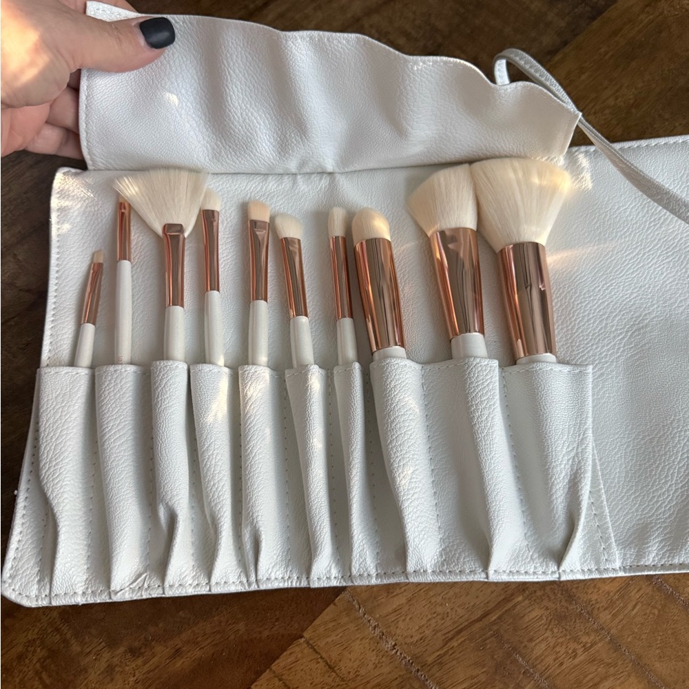 La Beaute Soi Travel Brush Set